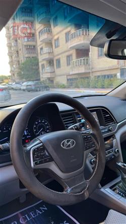 هیۆندای ئەلەنترا